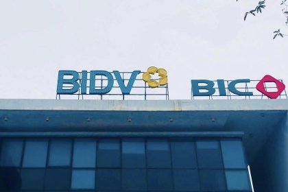 thi-cong-quang-cao-ngan-hang-bidv